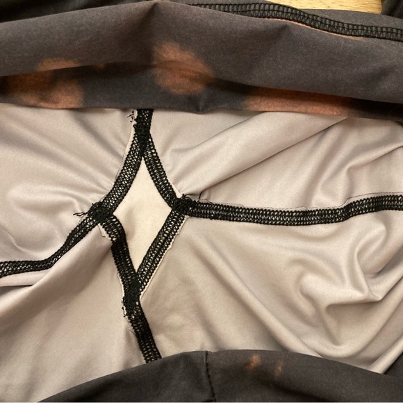 Teeki - Leggings/Yoga Hot Pants - L - Picture 6 of 6